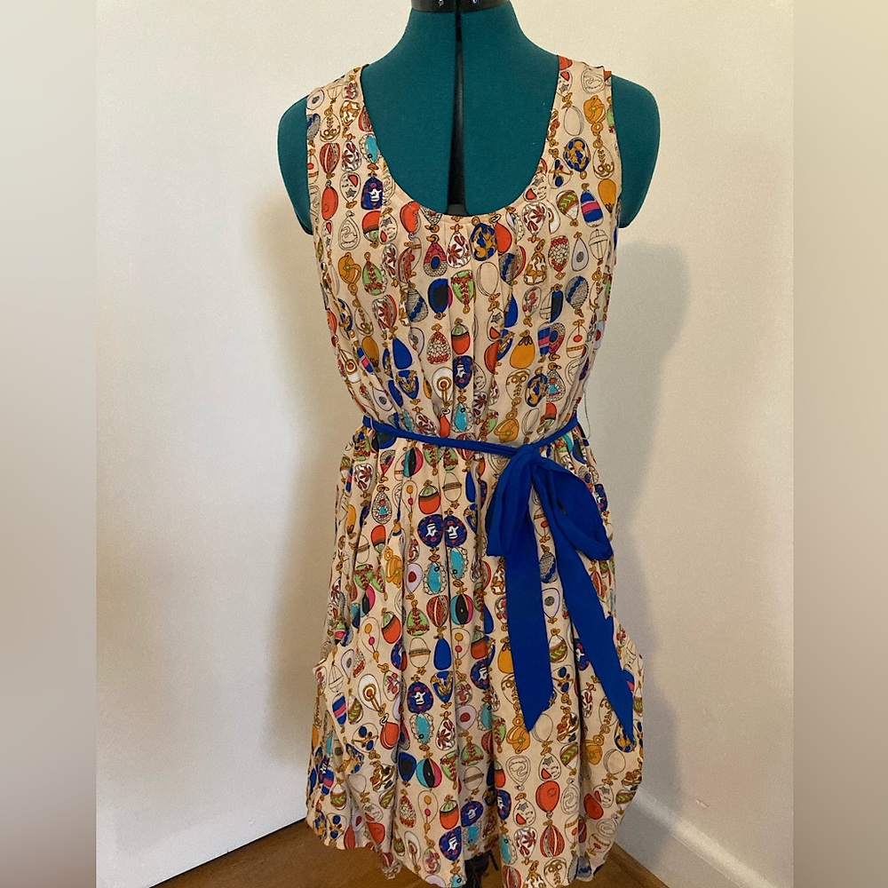 Cute pendant dress size S with pockets!